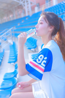 18禁极品美女裸露网站